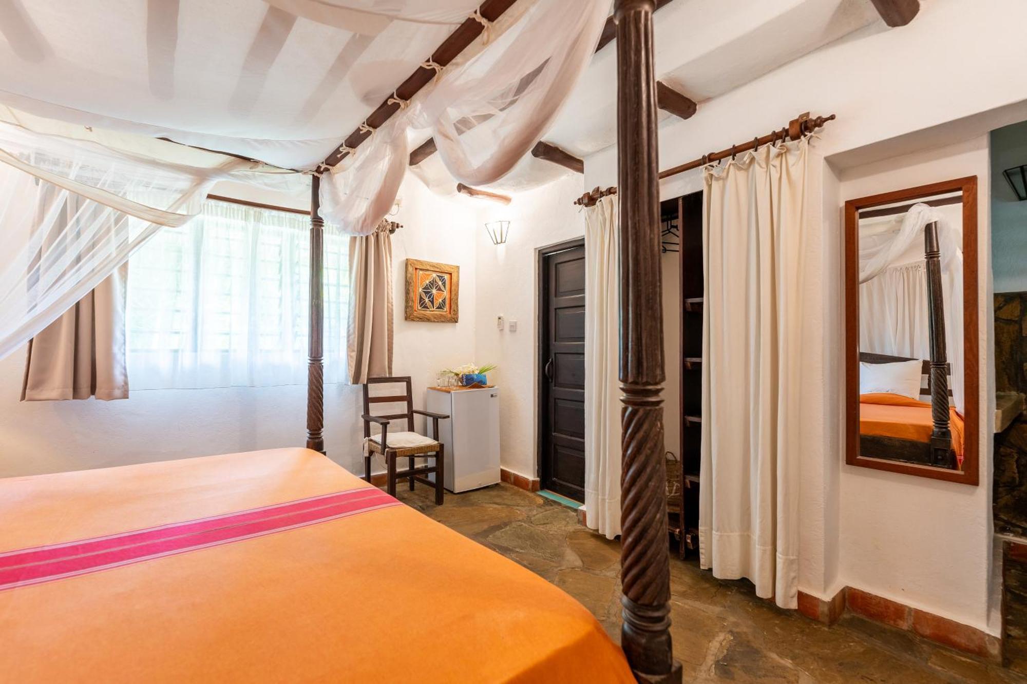 Diani Marine Divers Village Diani Beach Dış mekan fotoğraf