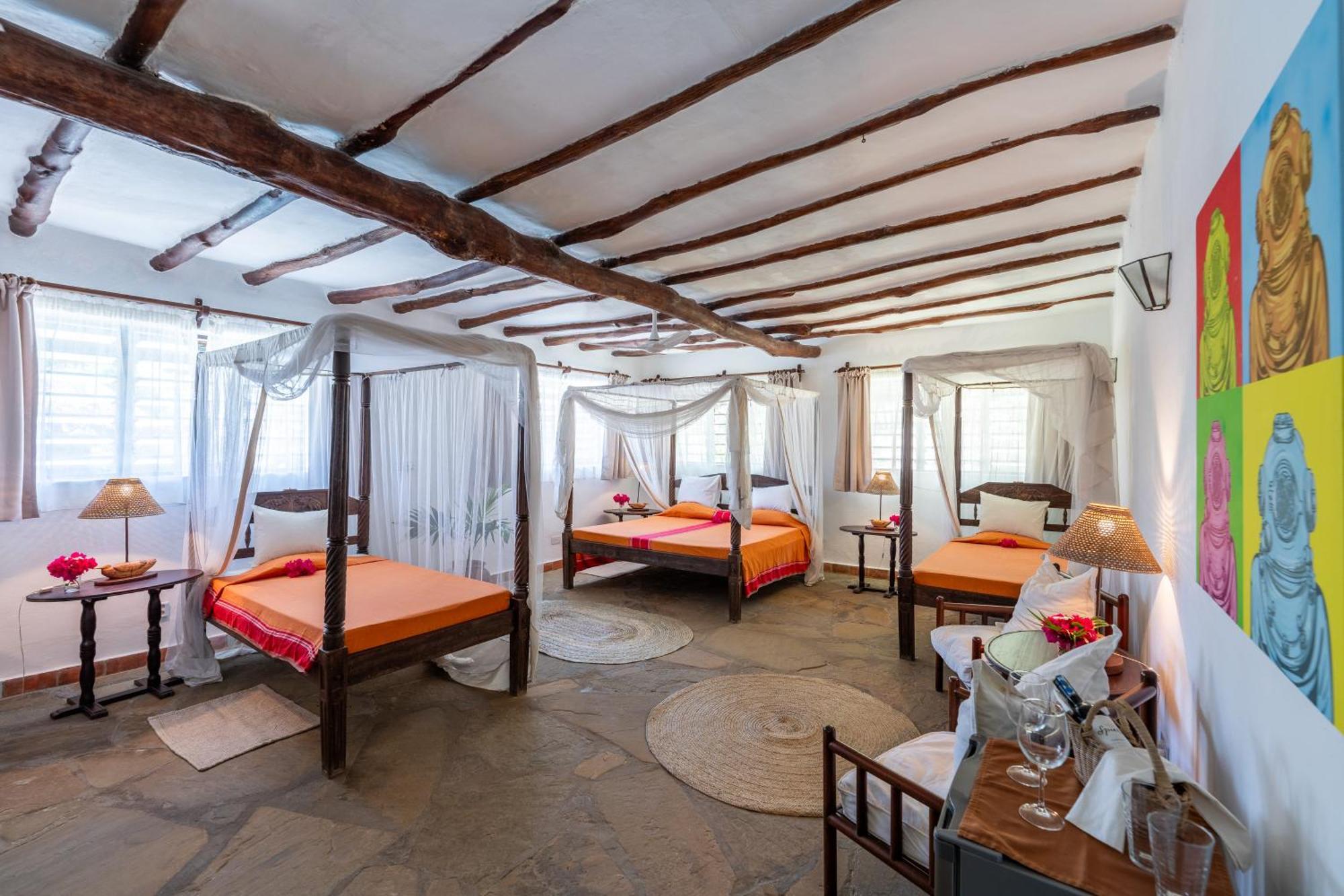 Diani Marine Divers Village Diani Beach Dış mekan fotoğraf