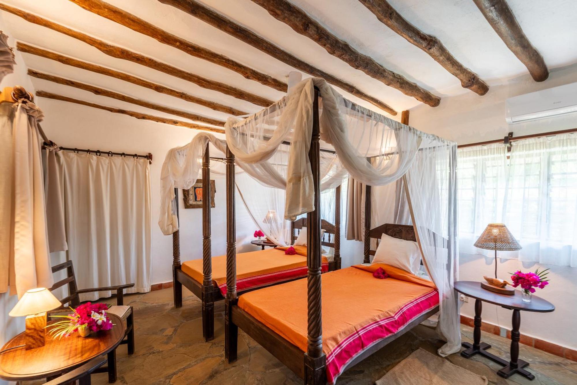 Diani Marine Divers Village Diani Beach Dış mekan fotoğraf
