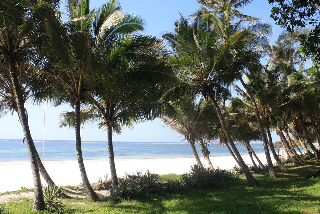 Diani Marine Divers Village Diani Beach Dış mekan fotoğraf